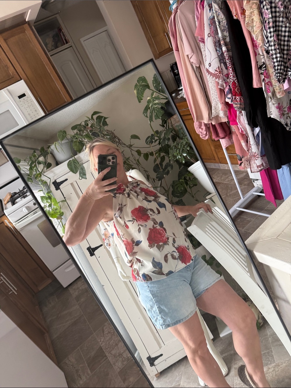 E-Yiapparel Floral Halter Neck Sleeveless Top - Cream with Red Rose Print NWOT